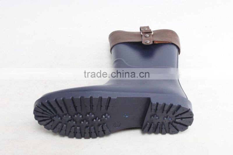 mid-tube style women flat shoes pvc rain boots