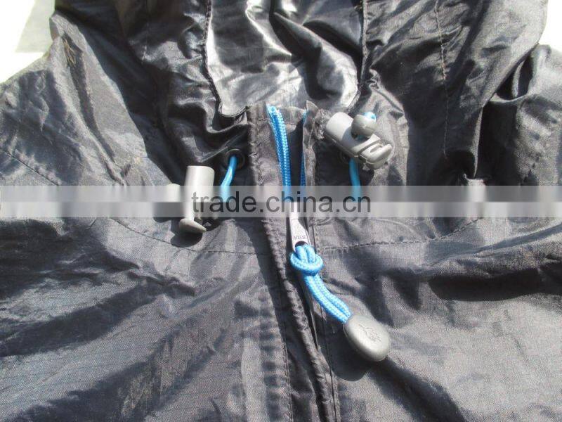 PACKABLE TRIPSTOP RAIN PONCHO