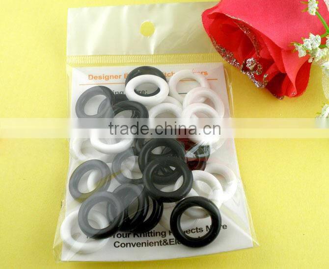 Black& White Plastic Knitting Stitch Markers