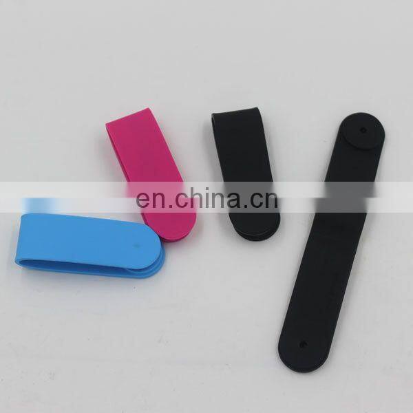 Small MOQ Cuctom Promotional Multifunction Silicone Cable Organizer Phone Holder Silicone Magnetic Clip