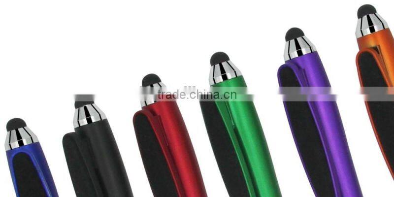 Stylus pen with screen cleaner