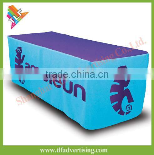 Fitted table cover, meetingroom display with spandex table cover