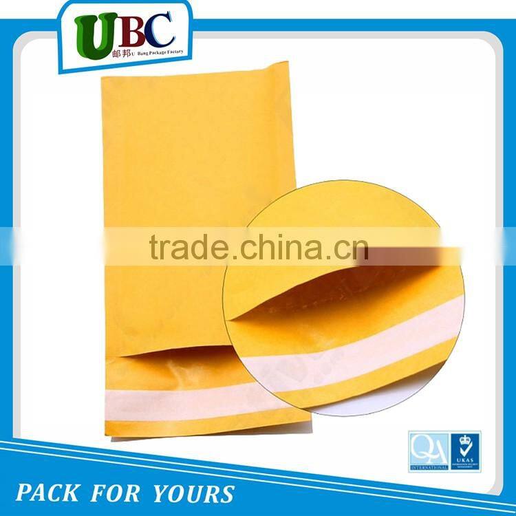 Retail pack kraft bubble mailer in store
