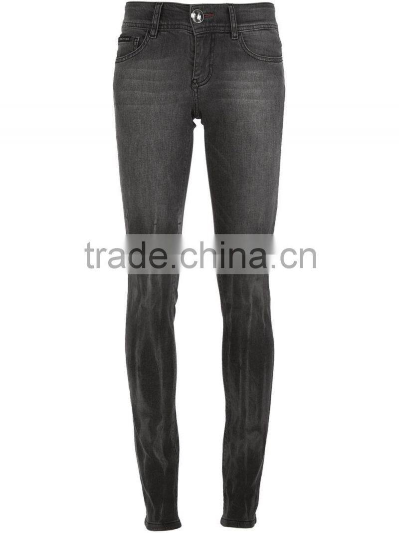 Medium rise carrot fit blue denim women jeans