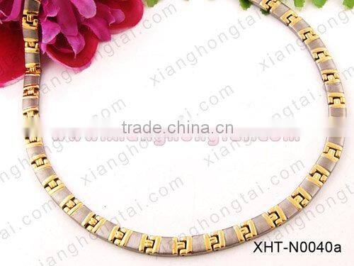 titanium necklace with crystals