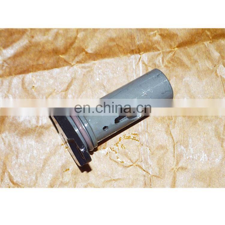 SAIC- IVECO 682 Series GENLYON Truck FAT5041918760 Oil Pressure Regulating Valve