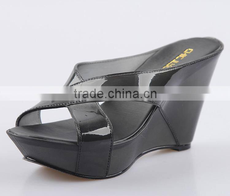 2016 Manufacturers newest design crystal straps jelly sandals wedge shoes FW16 pvc ladies shoes