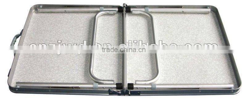 Aluminum folding table