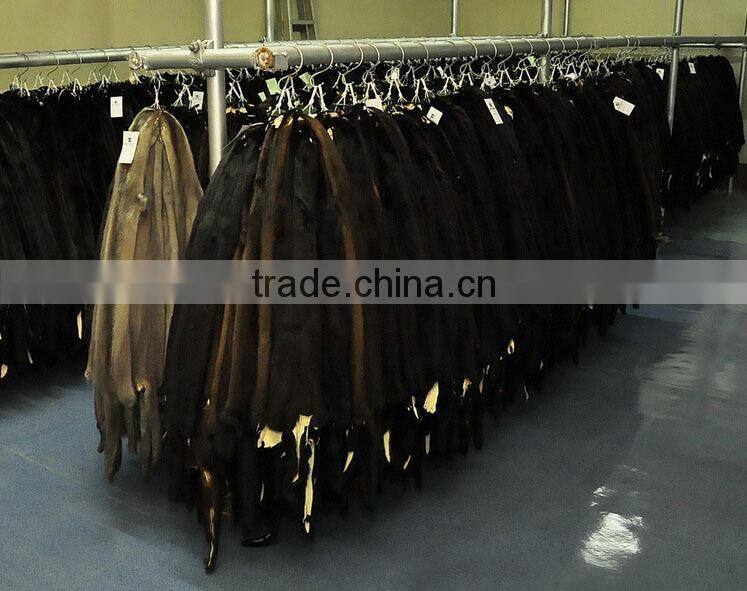 Factory Direct Supply Natural Black Colour 100% Real Mink Fur Whole Skin for Garment