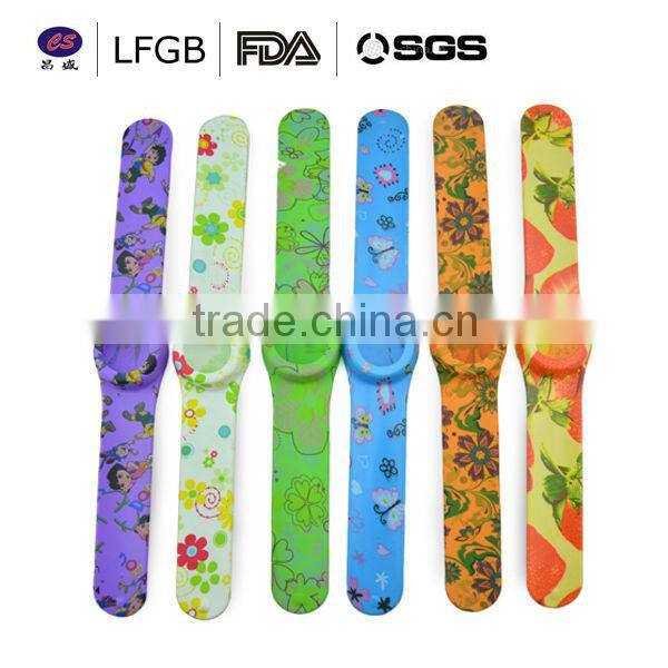 2014 new design fashionable customized high quality silicone bracelets