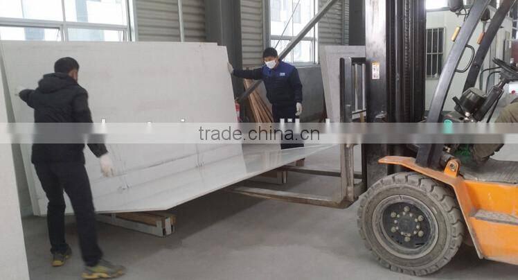 Quartz stone with glass and sparkling mirror