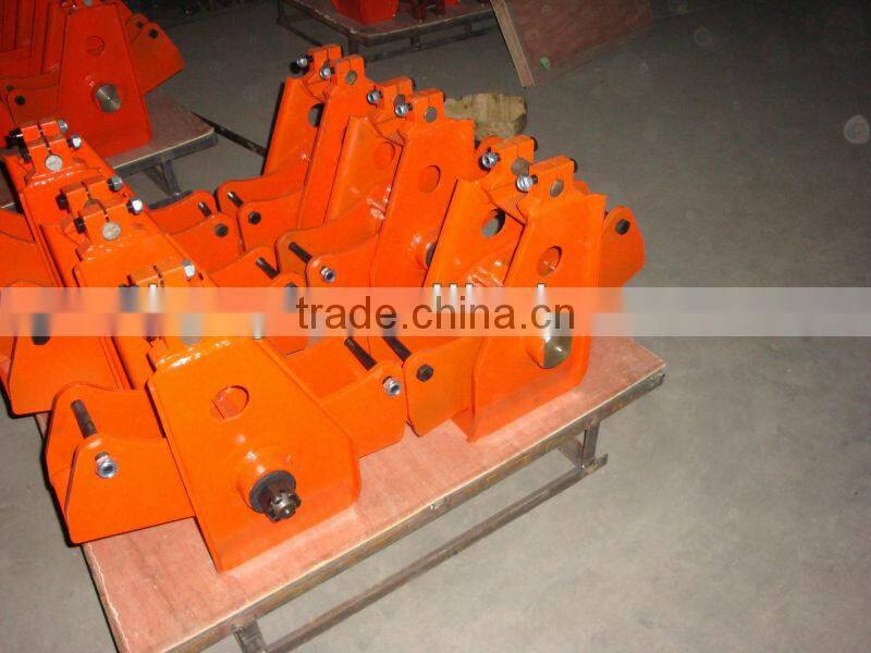 Hutch equalizer with bushing