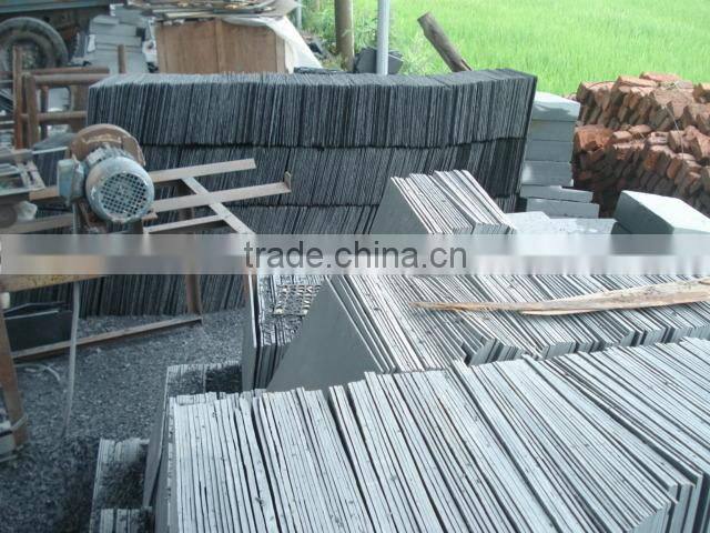 rough edge slate placemat with glass tumbler