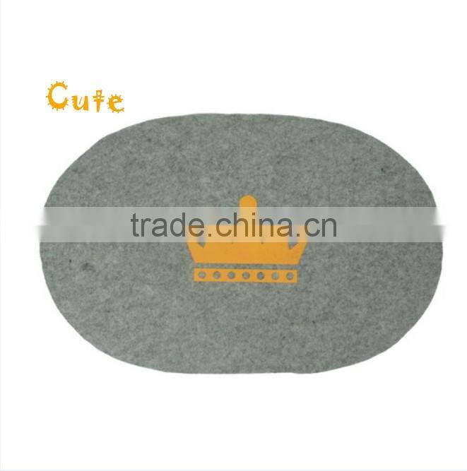 Store More Heart Thick Round Oval Grey Felt Placemats