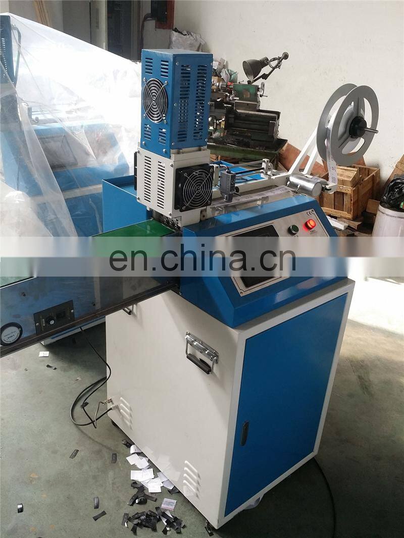 UGS2080S Belt Conveyor Stacker Computerized Ultrasonic Fabric Cloth Trademark Label Cutting Machine, Digital Satin Ribbon Cutter
