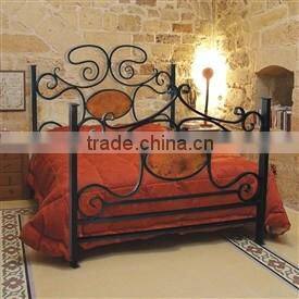 alexander-wrought-iron-bed/wrought iron bad/Rustic Pine bed/Iron Decor Bed