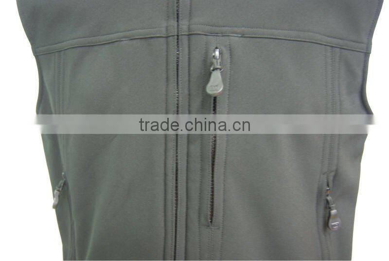 Stretchable Men's Softshell Vest