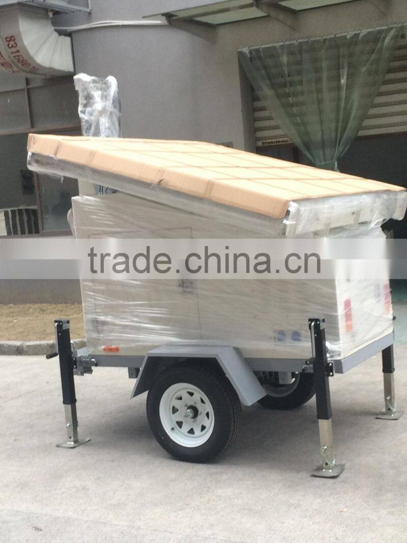 Solar panel light tower for construction