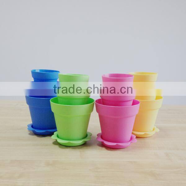 Plastic flower pot garden planter