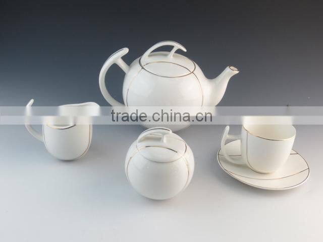 17pcs ceramic/porcelain type drinkware type pure white tea set with golden line design
