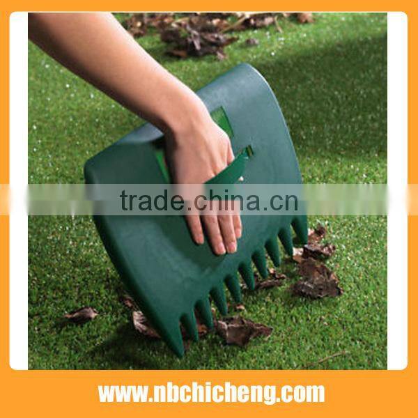 Plastic Leaf Scoop 2 Pack with Handle Lawn Claws Leaf Scoops