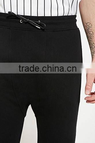 Man four minutes of pants draw string waist shorts