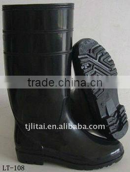 Injection molding safety boots
