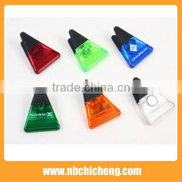 High Quality Plastic Hot Selling Triangle Magnetic Clip
