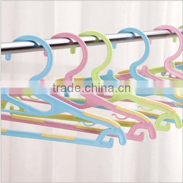 2015 new high quality plastic hanger in factory price/manufacturer in shenzhen OEM wholesale plastic hanger