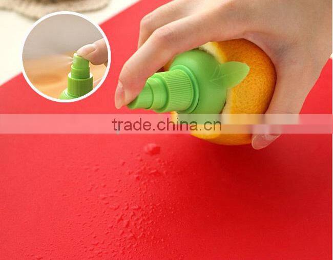 2pc Creative Gift Lemon Juice Sprayer Citrus Lime Orange Spray Squeezer Hand Juicer Juice Maker