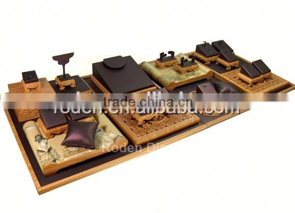 elegent jewelry display naturn woon crave pattern high-end design jewelry display stand display set custom jewelry display