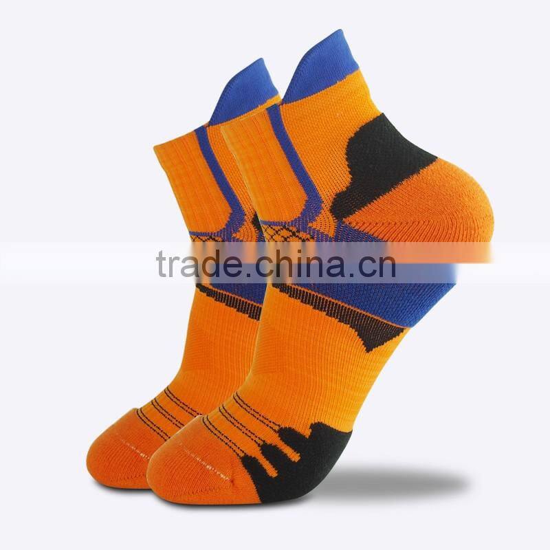 high quality color and size can customized add curssion and slips short socks