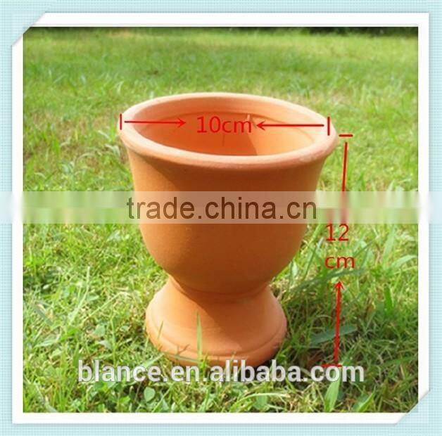 trophy shape terracotta flower pot with trophy design