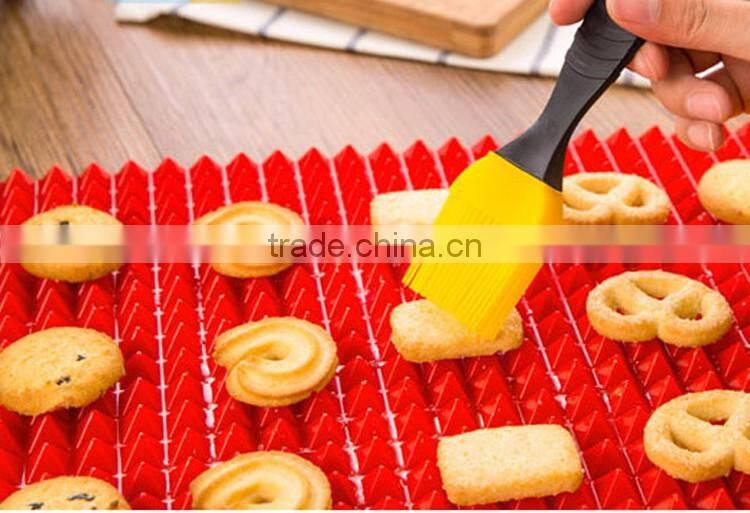 New product kitchen useful soft textile silicone pyramid pan
