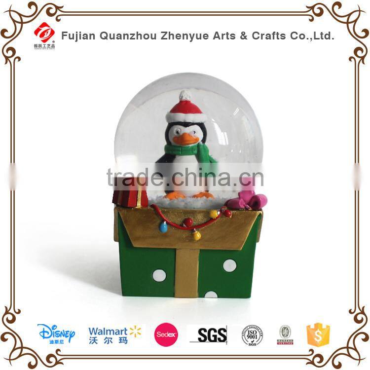 2016 cheap bulk polyresin snow globe for christmas gifts