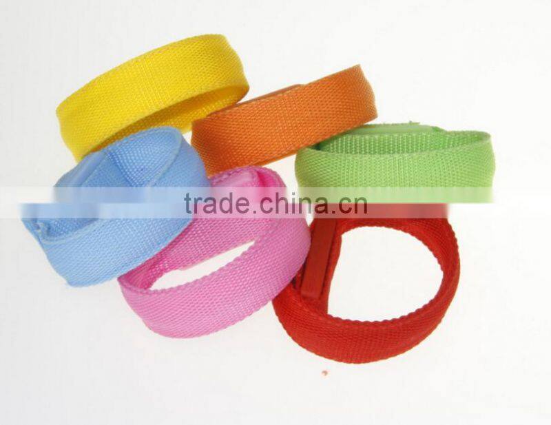 Yiwu Wholesale Low Price Profitional Gift Colorful Fashion Customized Nylon LED Flash Wristband