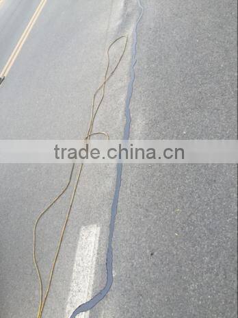 Mounted road crack sealing machine construction