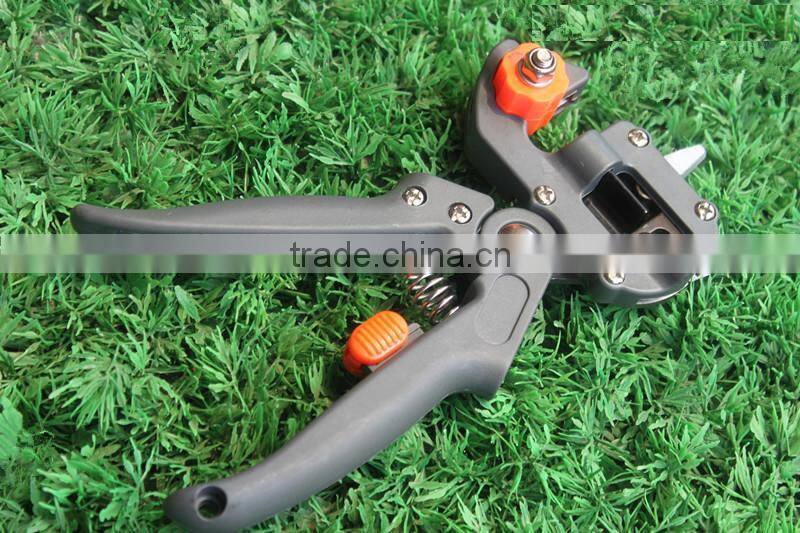 High Quaity Chinese Grafting Tool In Garden