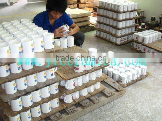 YF11003 ceramic mug with silicon lid