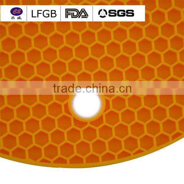 Food grade standard Eco-friendly Heat-Resistant silicone mat / silicone table mat / silicone pot mat China factory