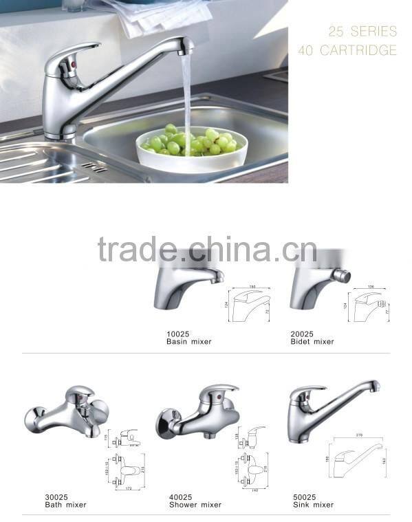 Bathroom bath and shower mixer faucet with divertor