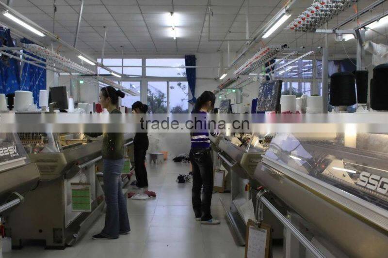 Ladies' knitwear with star print