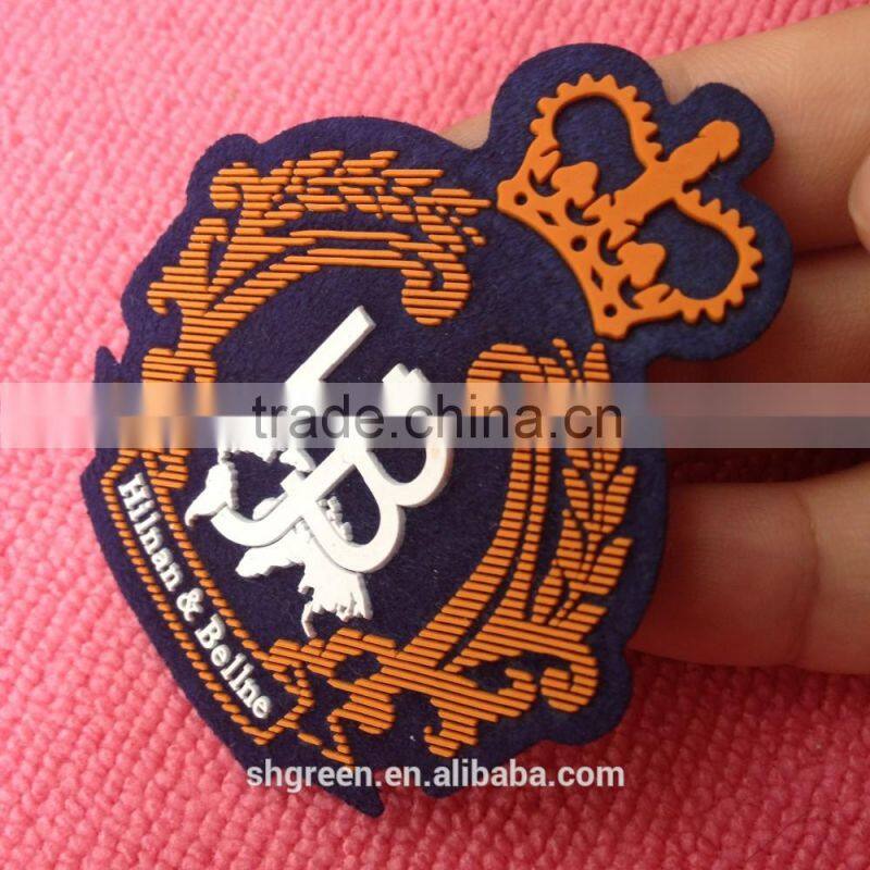 Microfibre basis raised rubber animal foot logo patch