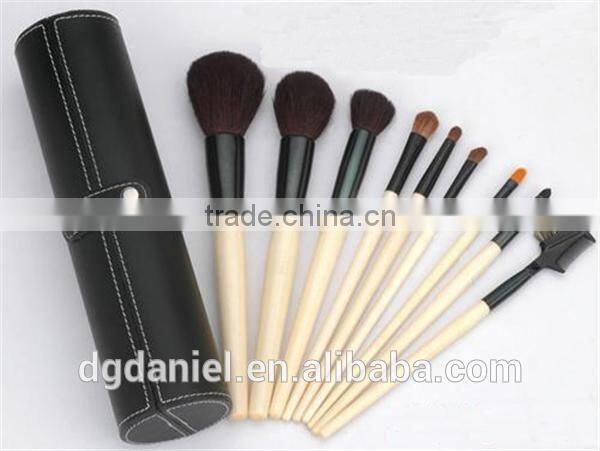 Goat hair ,nylon 5 pcs cosmetic brushes set / wood handle brushes makeup wholesale in dongguan