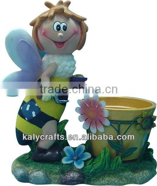 bee with plant pot flower pot polyresin garden animal