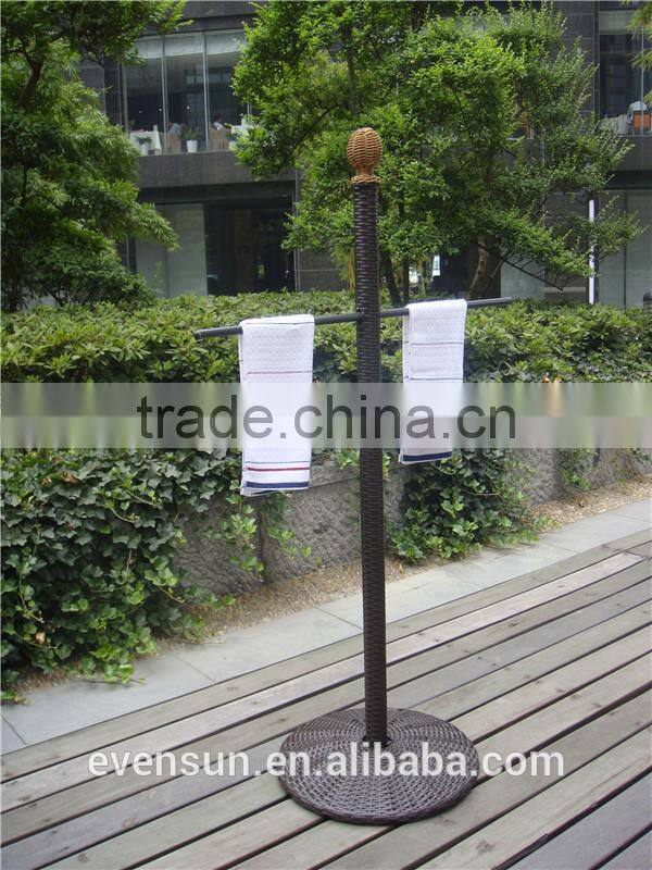 Garden and outdoor use rattan colthes hanger
