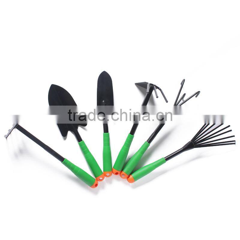 Mini garden lawn rake with plastic handle