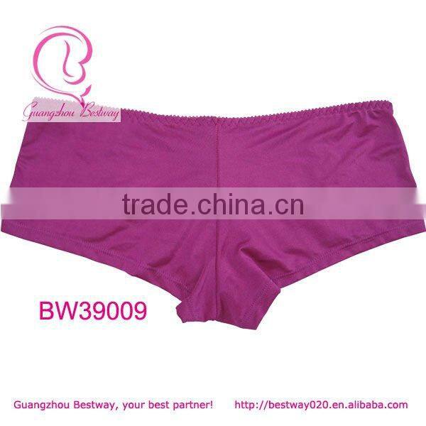 School girls wearing fasshion sport boyshorts