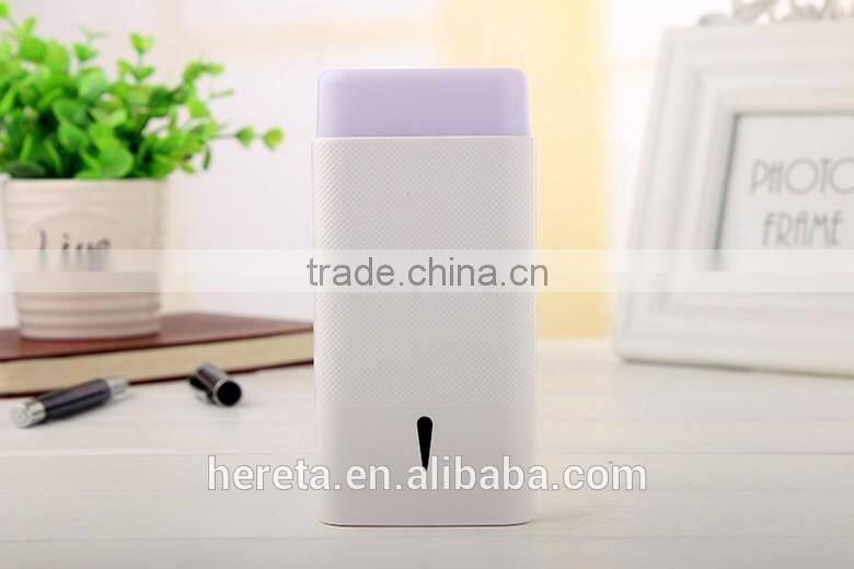 Portable 3USB output power bank with fluorescent lamp