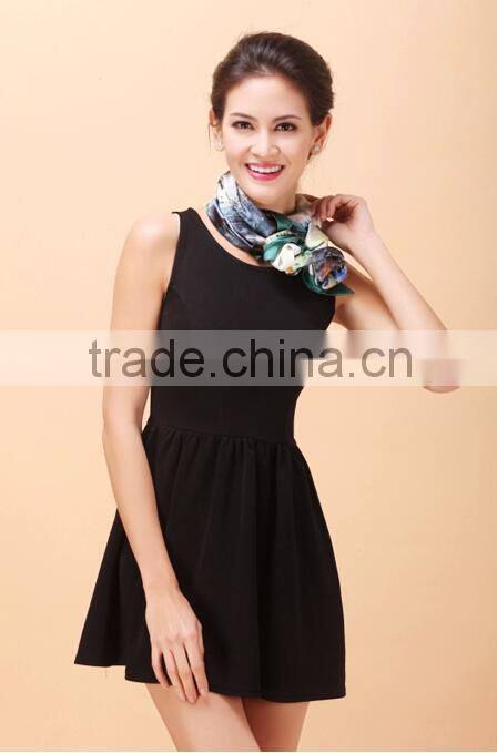 Customize 100%silk scarves with beautiful abstract printing